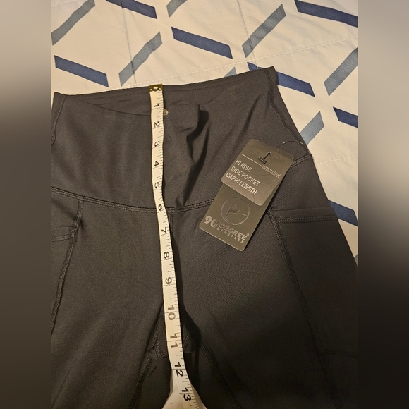 Yoga Capris - Yoga Leggings - Yoga Capris for Women size XS. BRAND NEW - Picture 5 of 11